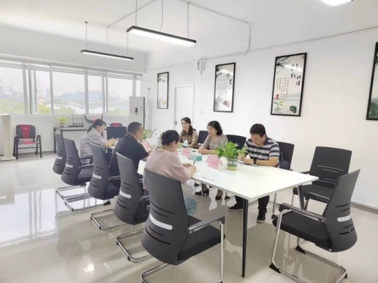市科技局赵峰副局长一行到虹蔚青年孵化器（一冶高新园）调研